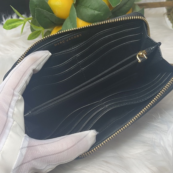 Marc Jacobs Wallet organizer large pink flowers 🌸 floral - Picture 5 of 8